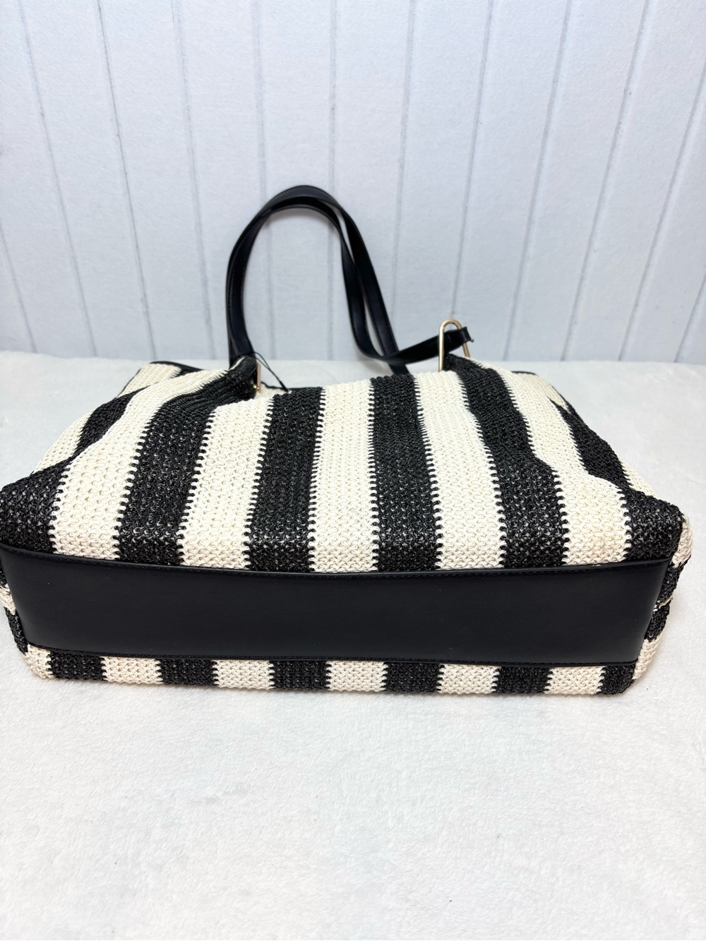 Adrienne Vittadini-The Sag Harbor Collection Straw Tote With Pouch. - Picture 5 of 10